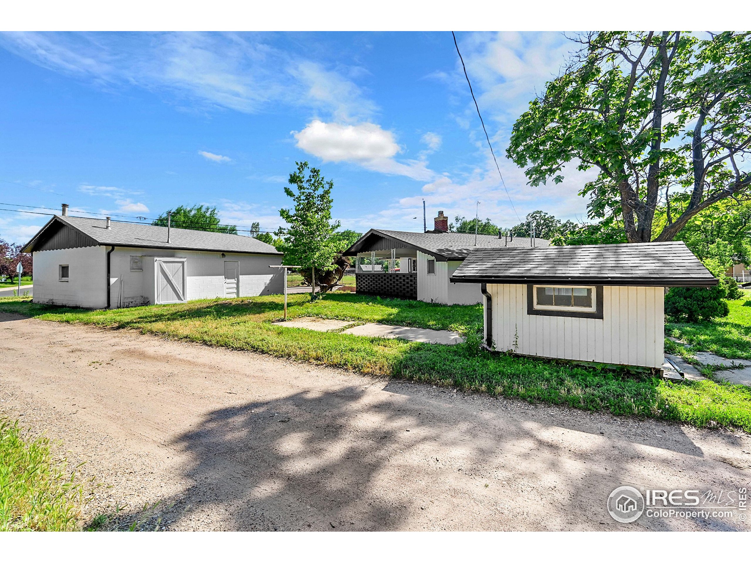707 E Emma St