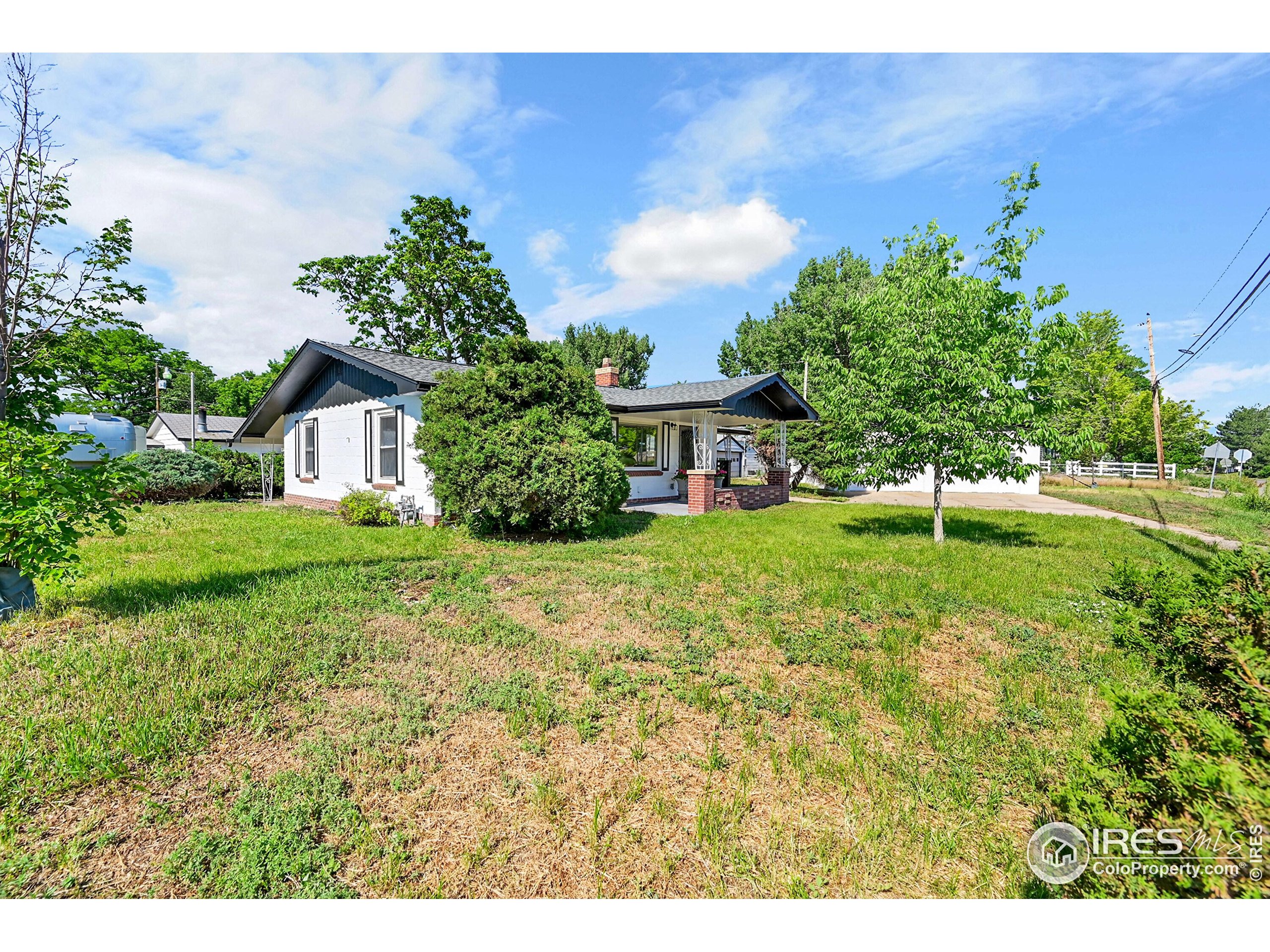 707 E Emma St