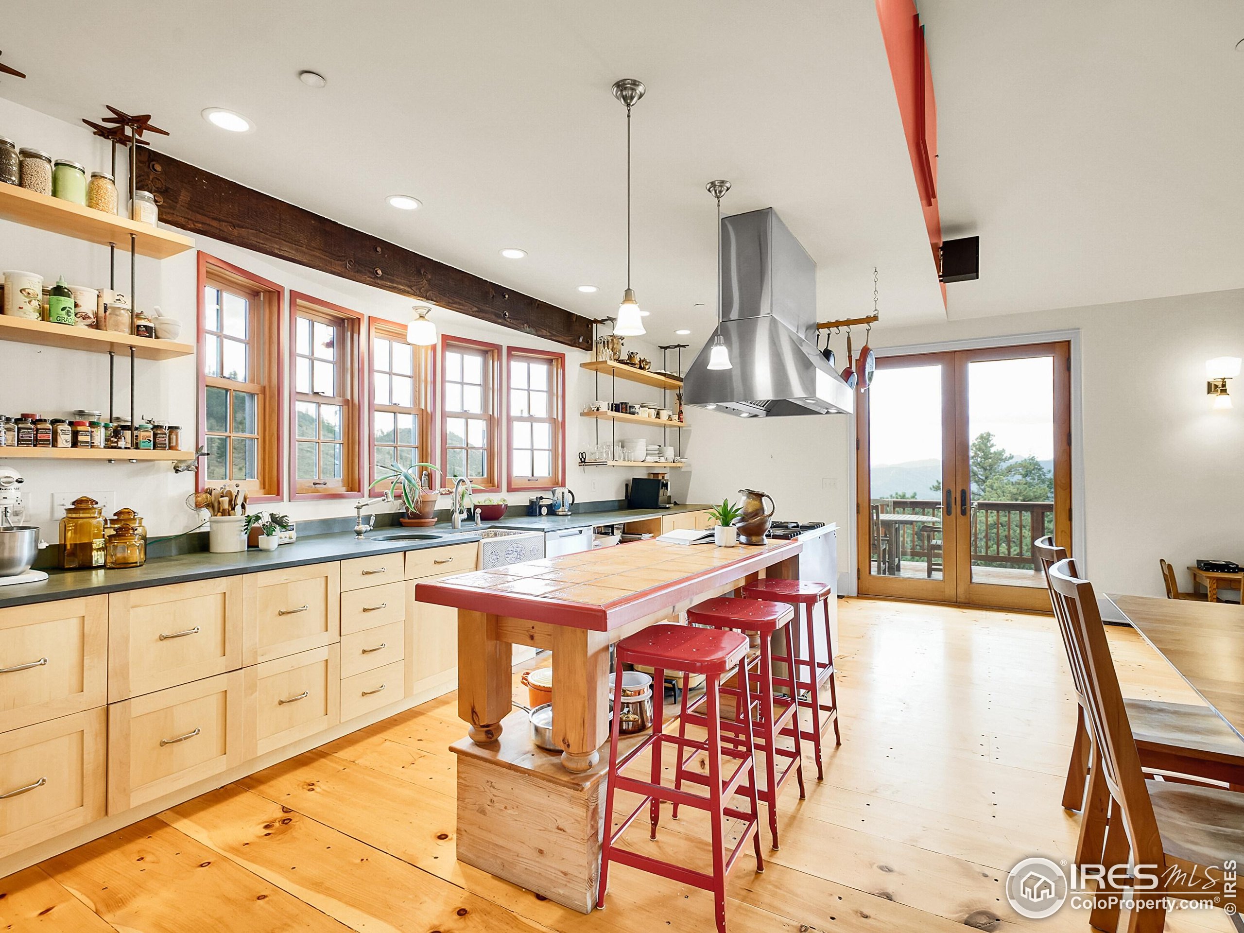 1689 County Road 83
