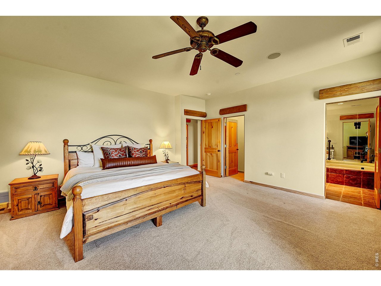 6553 Sunshine Canyon Dr