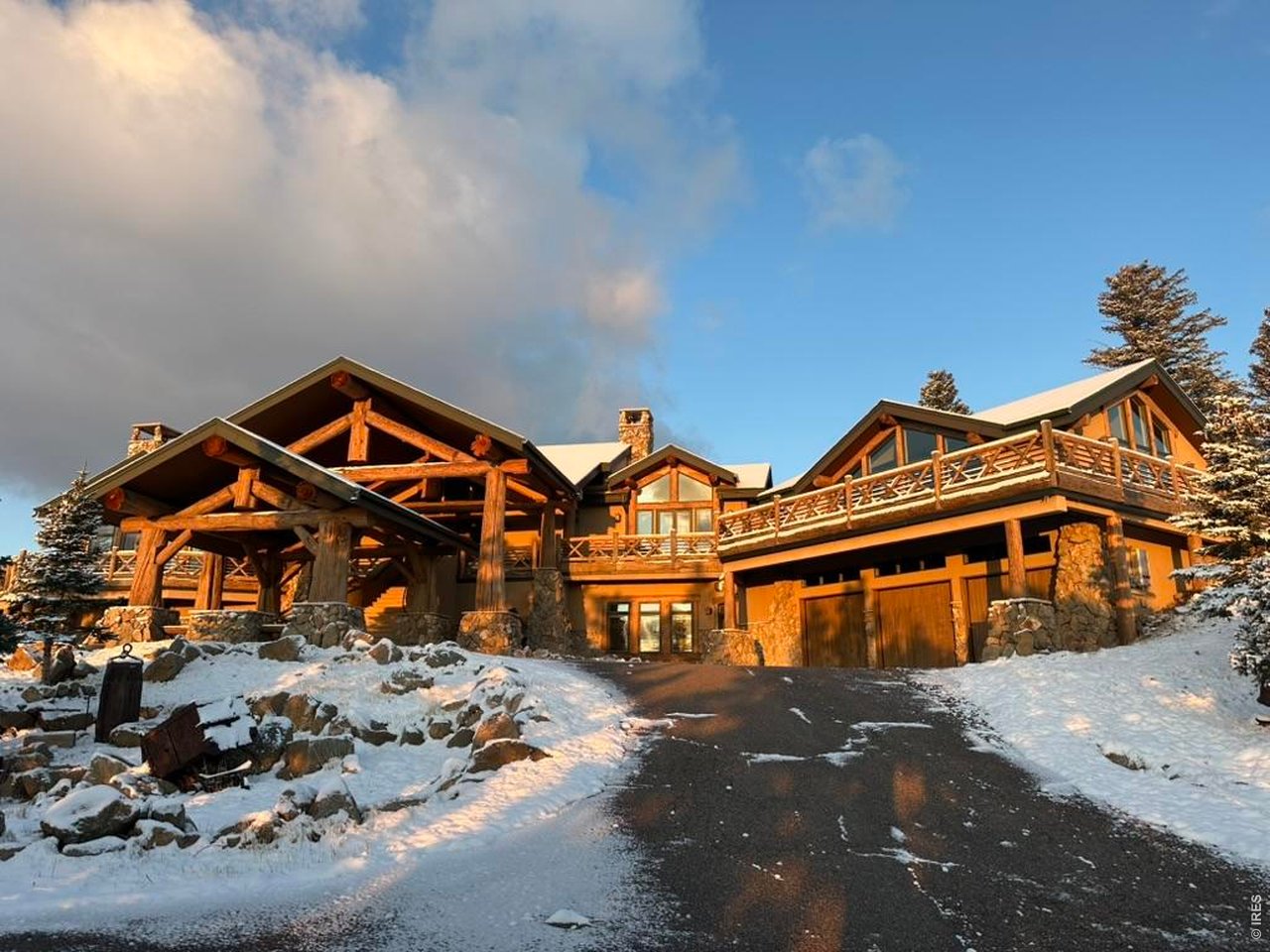 6553 Sunshine Canyon Dr