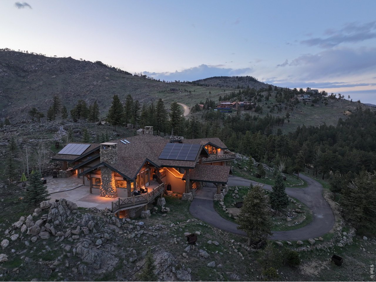 6553 Sunshine Canyon Dr