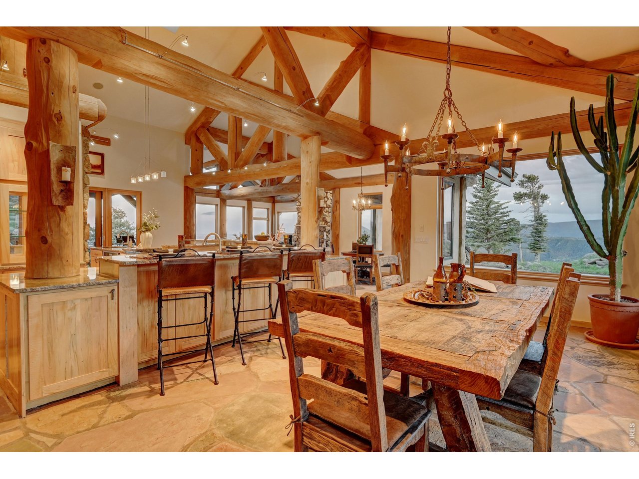 6553 Sunshine Canyon Dr