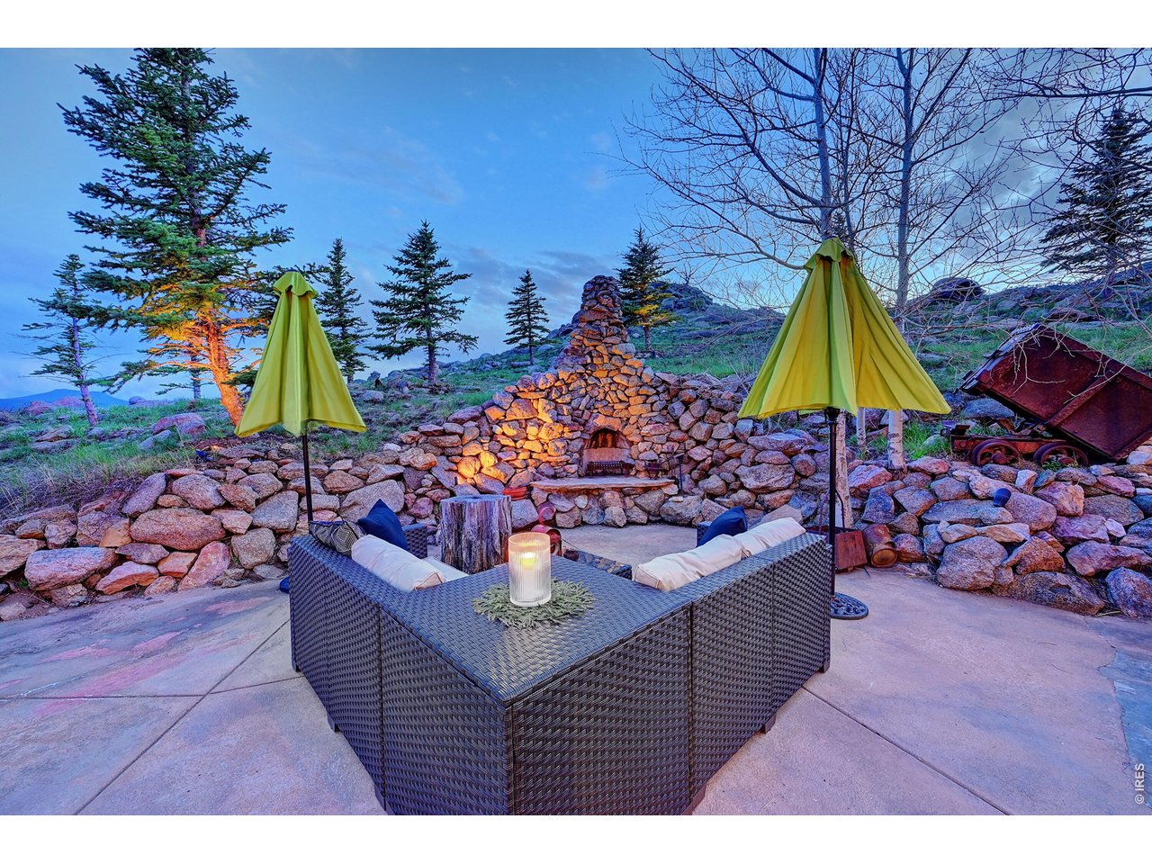 6553 Sunshine Canyon Dr