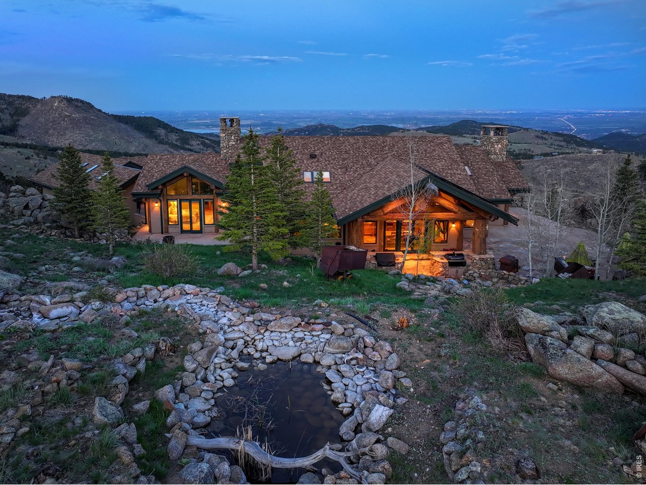 6553 Sunshine Canyon Dr