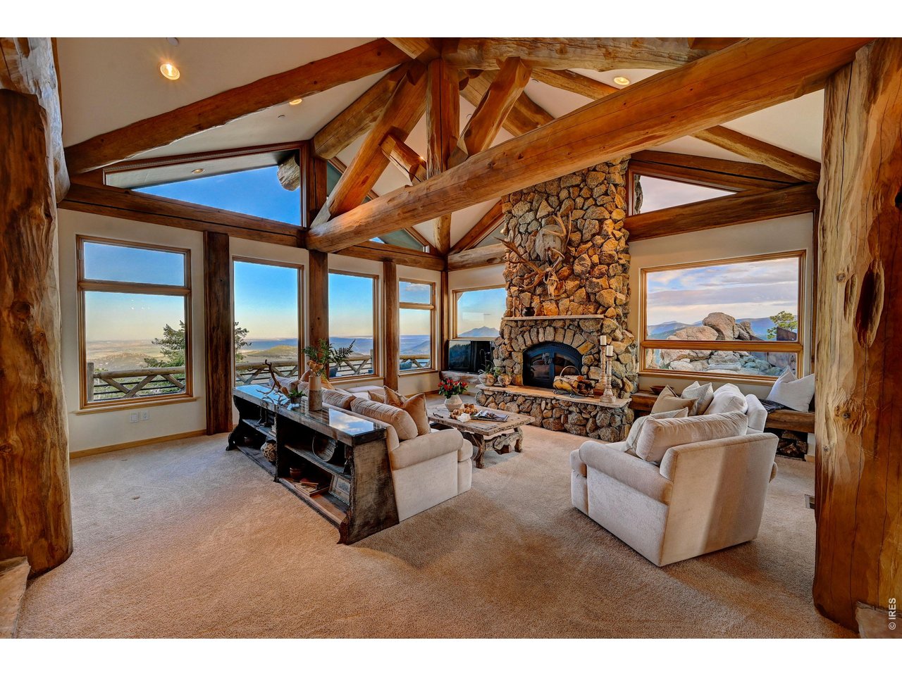 6553 Sunshine Canyon Dr