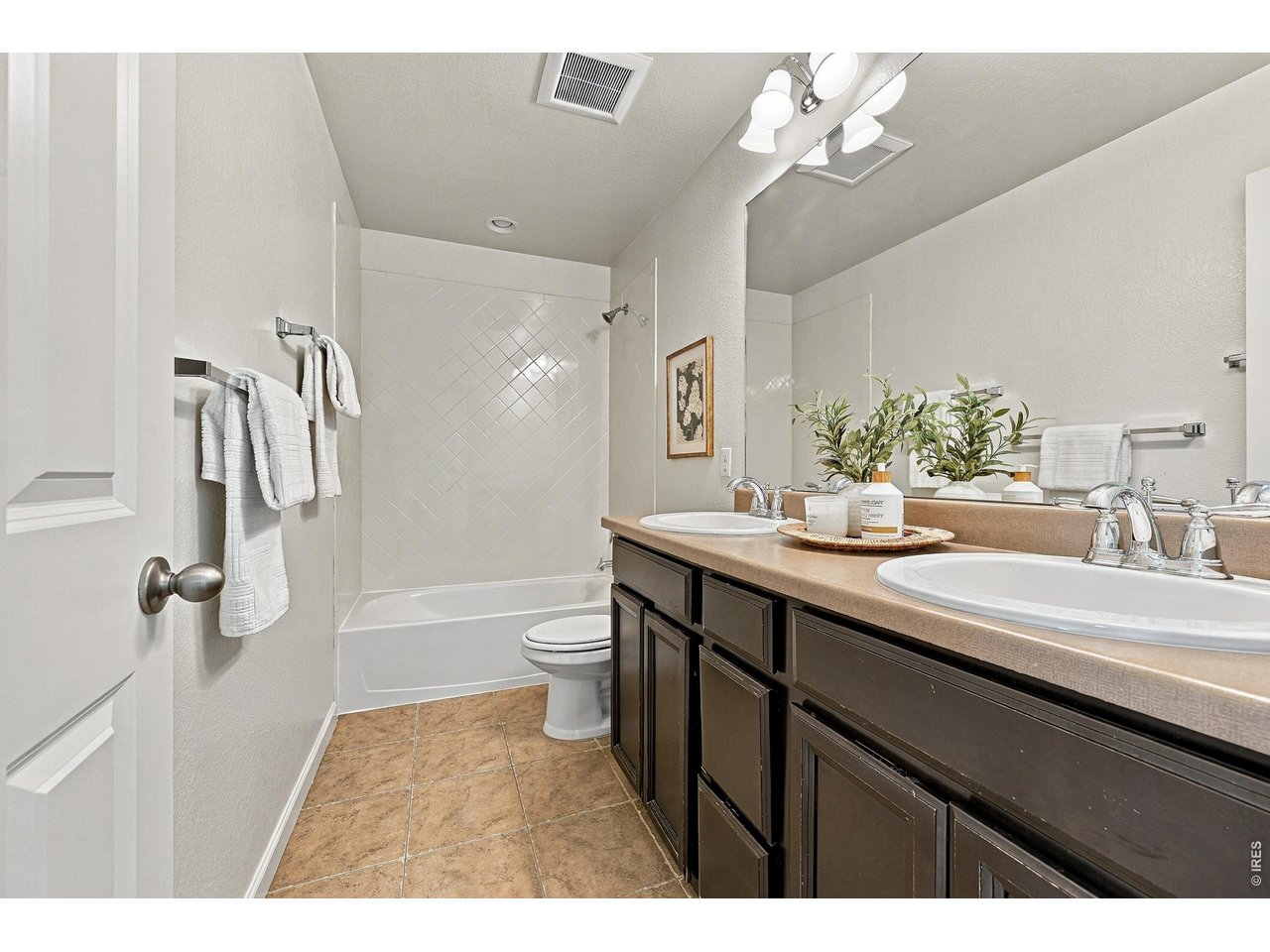 1657 Dorothy Cir