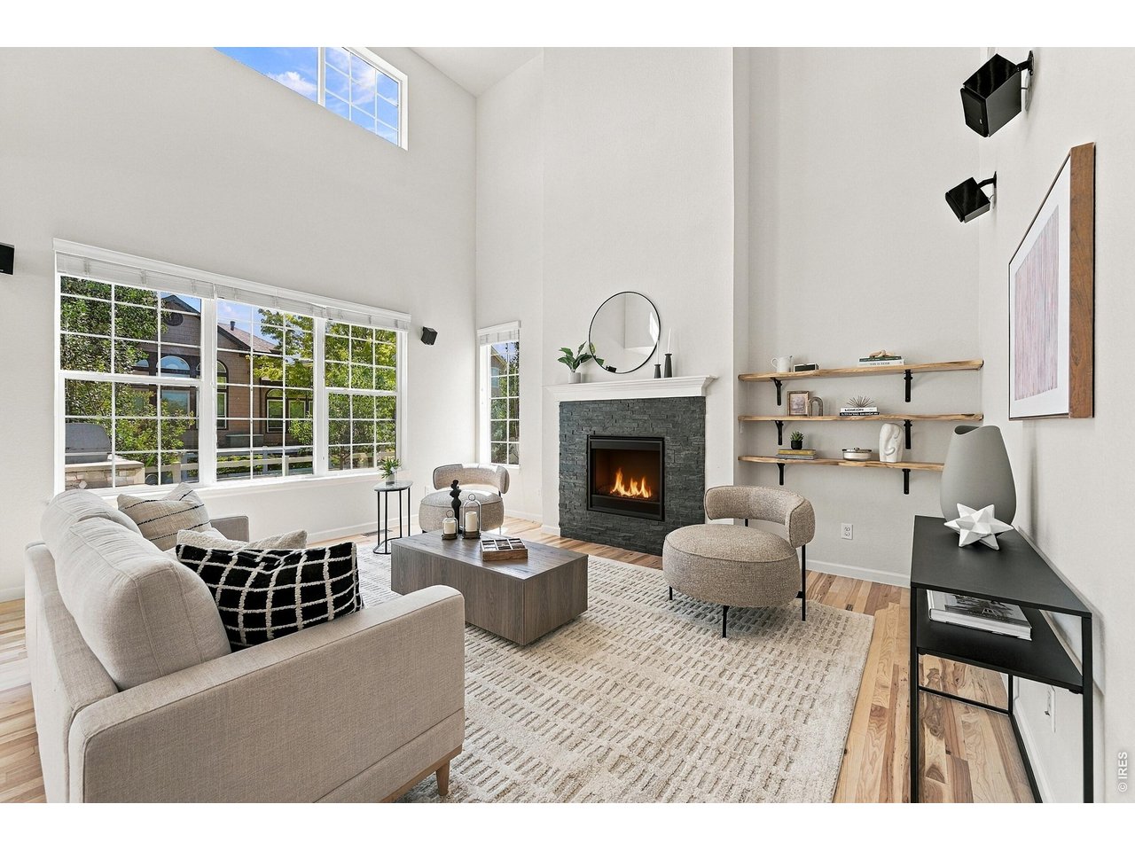 1657 Dorothy Cir