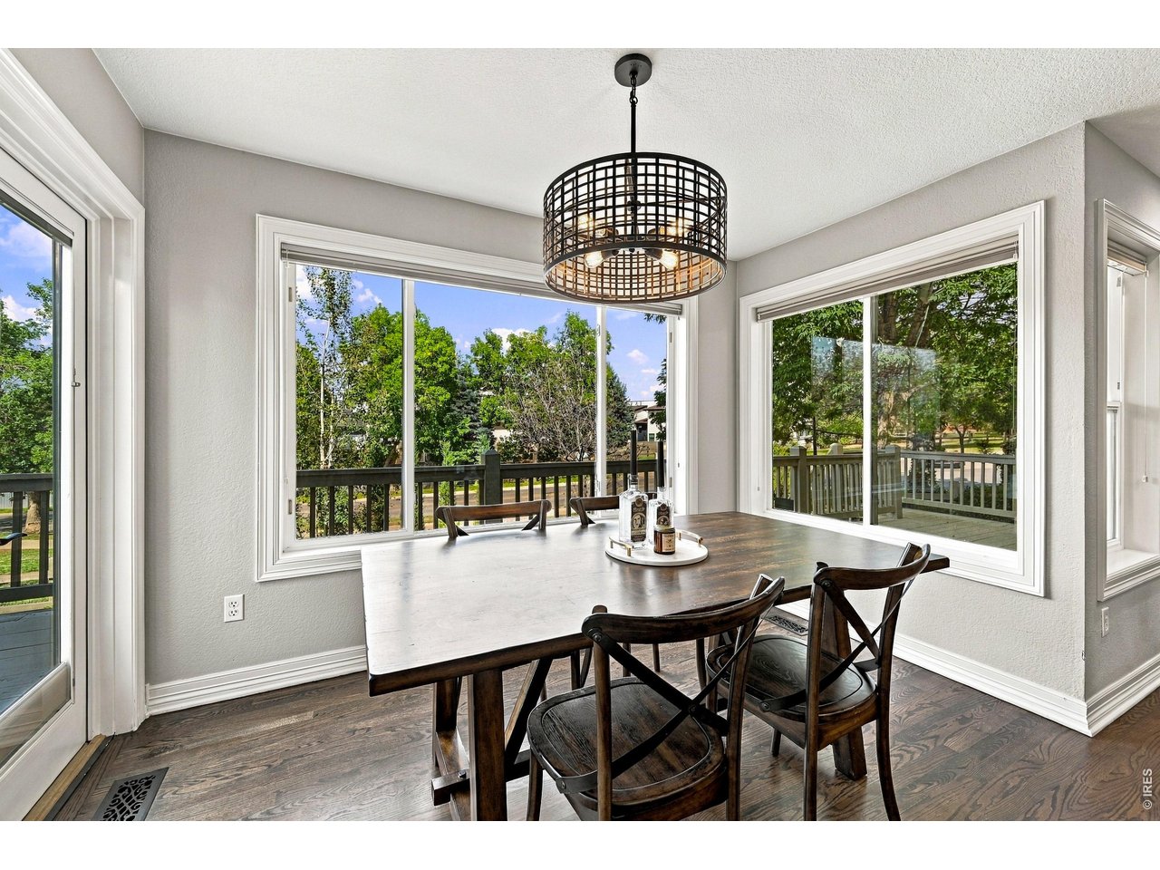 2317 Rimrock Cir