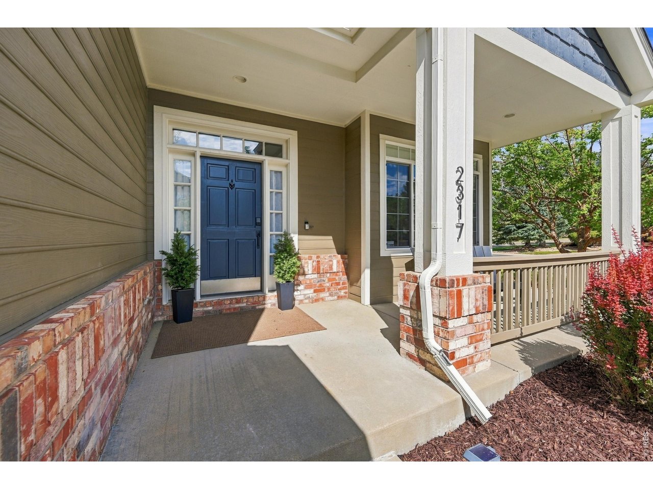 2317 Rimrock Cir