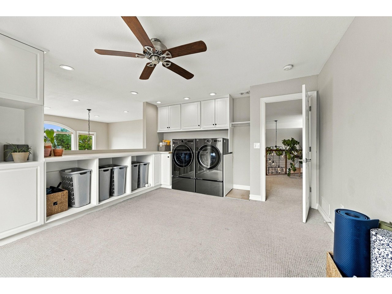 2317 Rimrock Cir