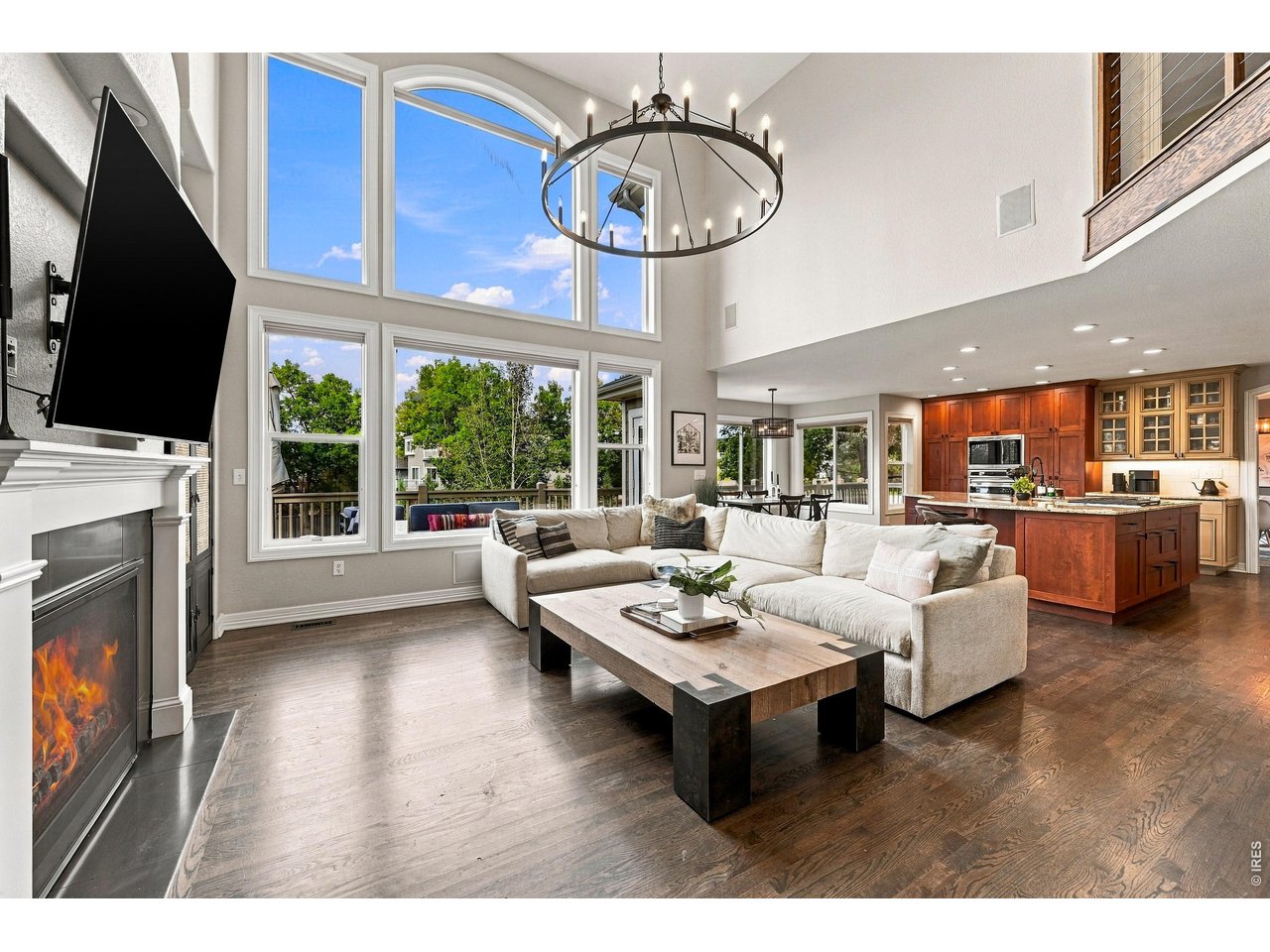2317 Rimrock Cir