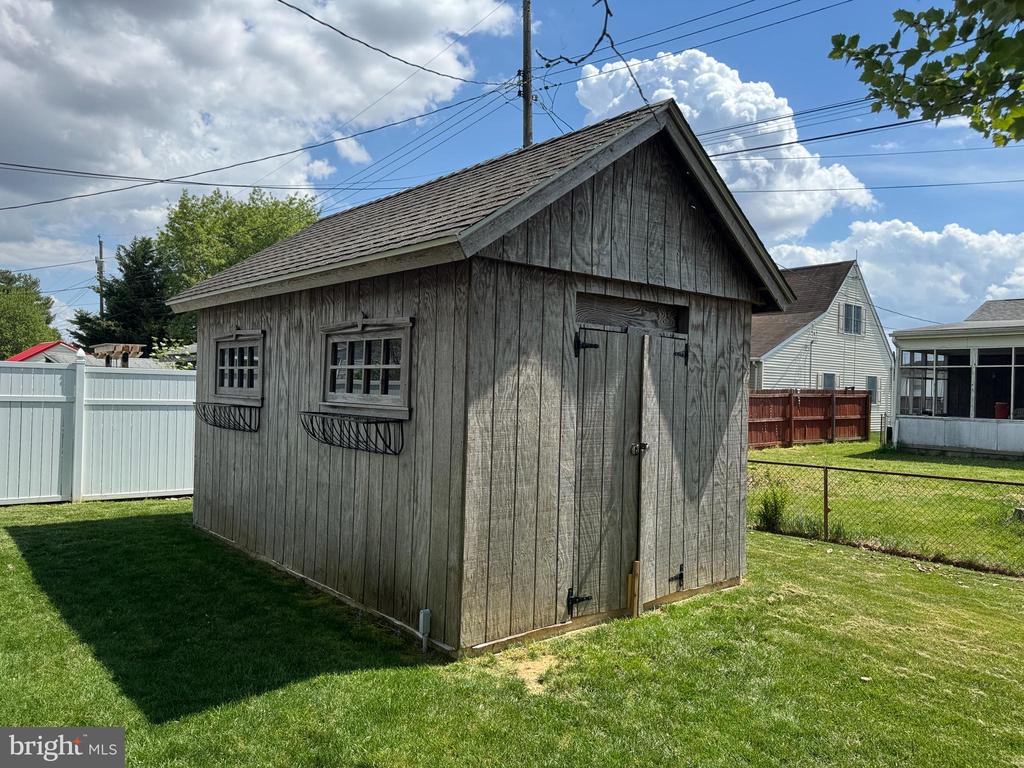 241 E NORTH STREET