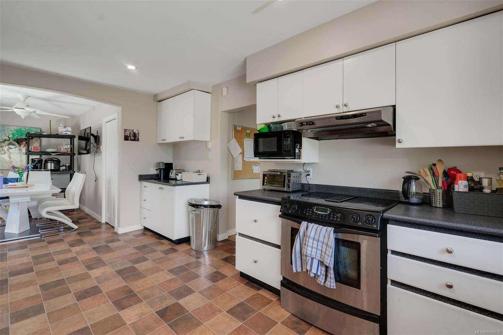 2183 Foul Bay Rd