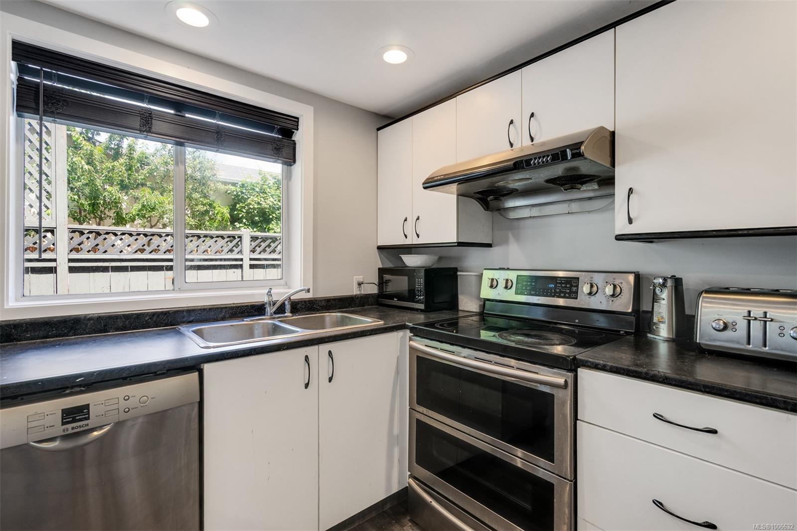 2183 Foul Bay Rd