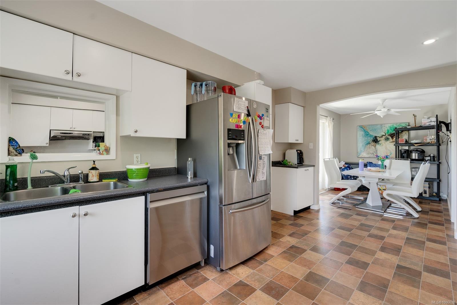 2183 Foul Bay Rd