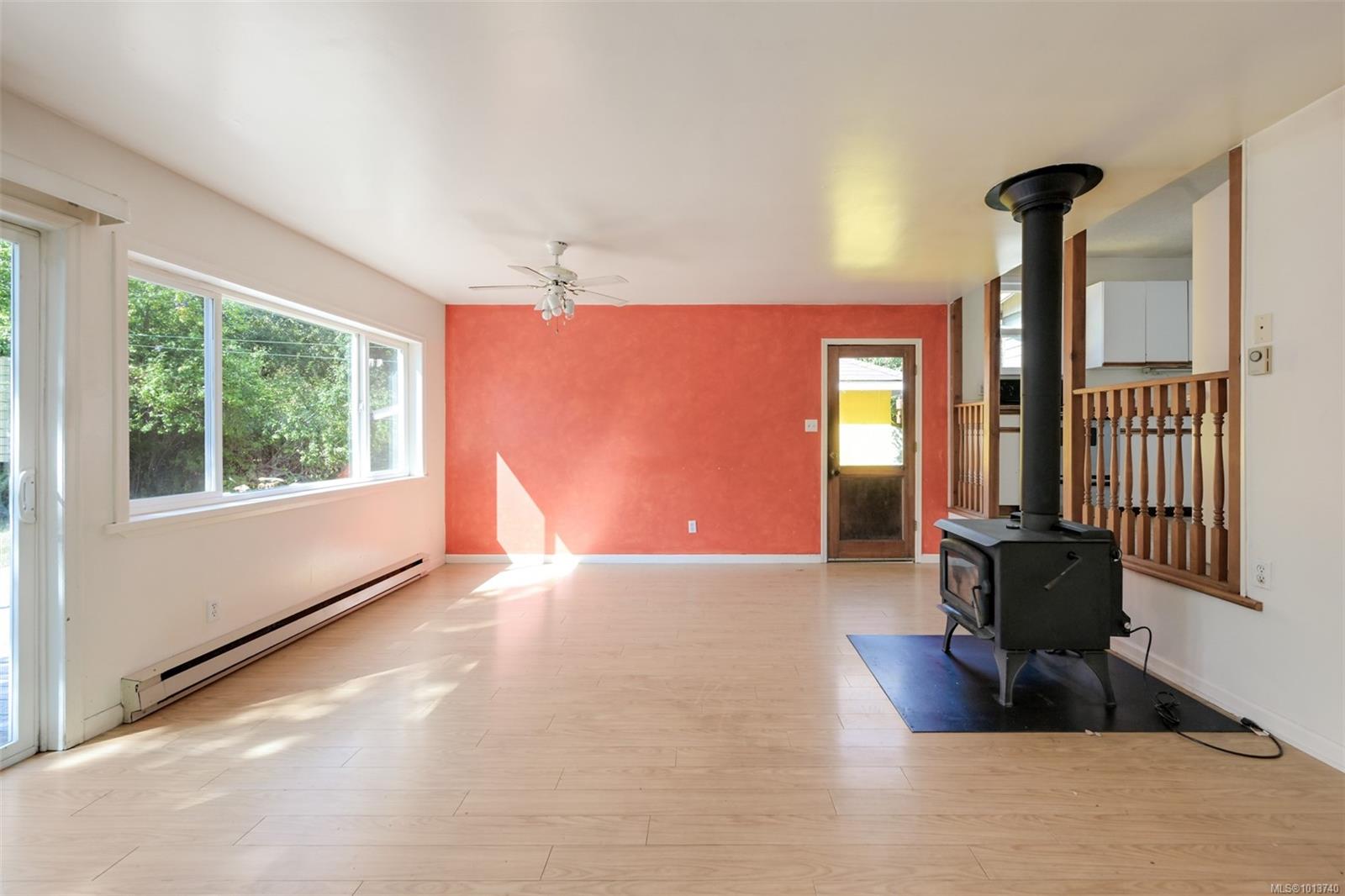 735 Violet Ave