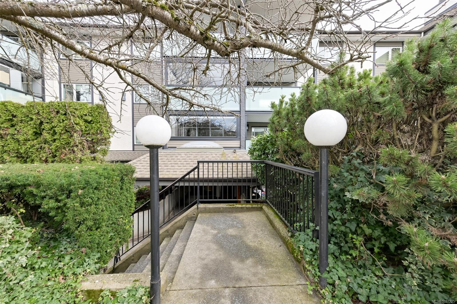 1619 Morrison St # 201