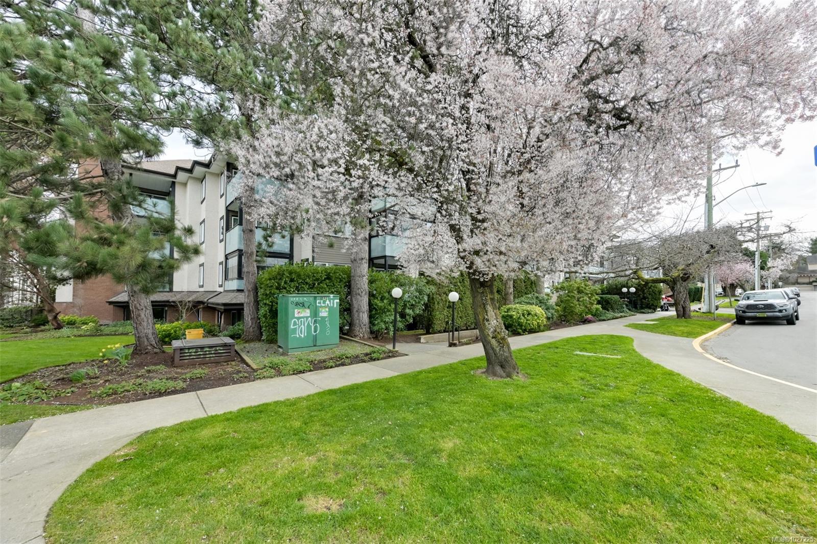 1619 Morrison St # 201