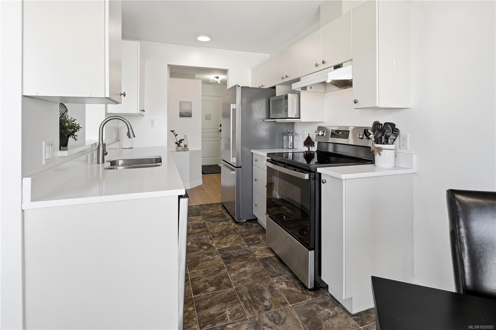 898 Vernon Ave # 301