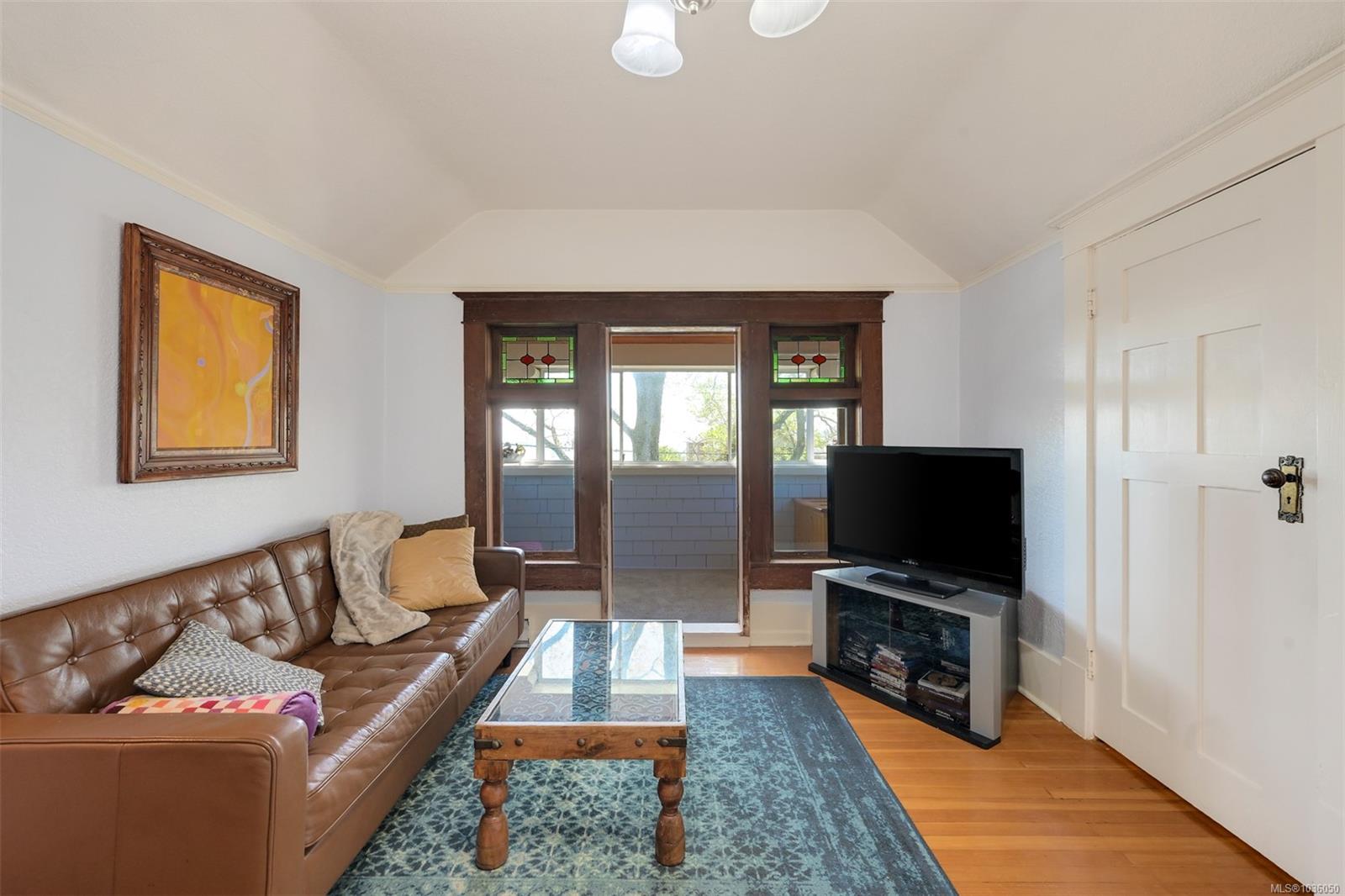 1802 Hollywood Cres
