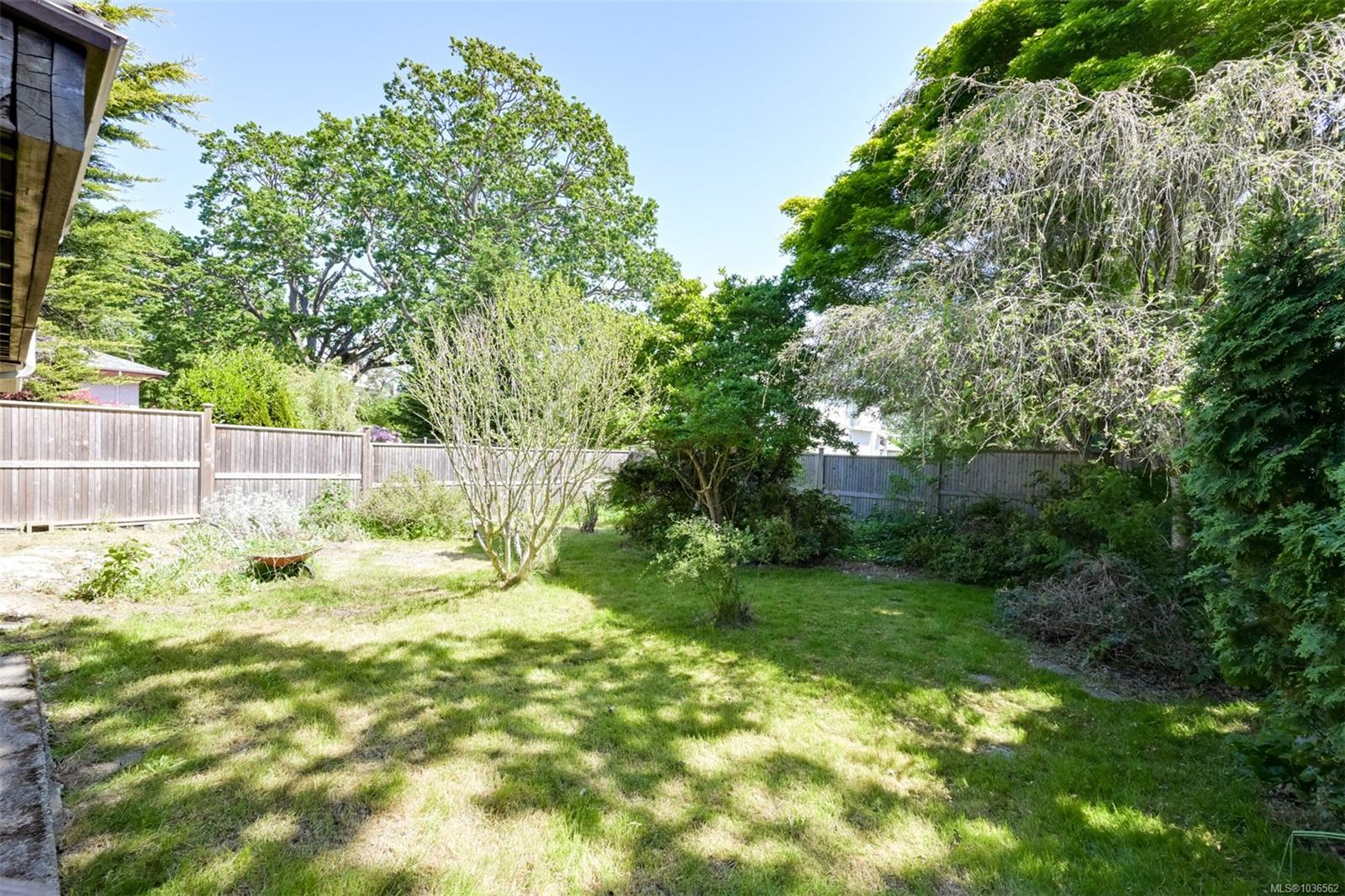 2765 Fernwood Rd