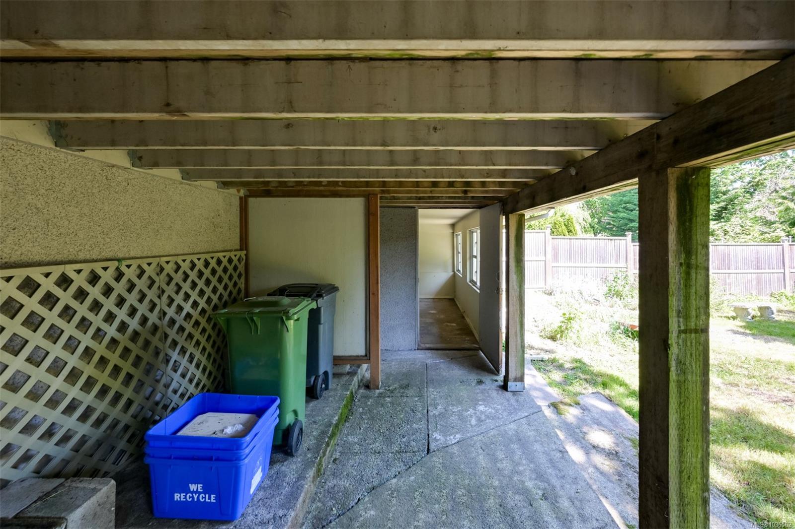 2765 Fernwood Rd