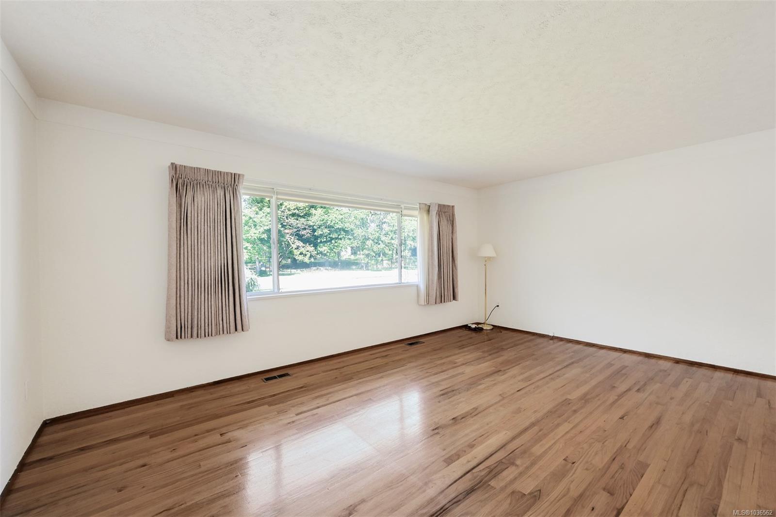2765 Fernwood Rd