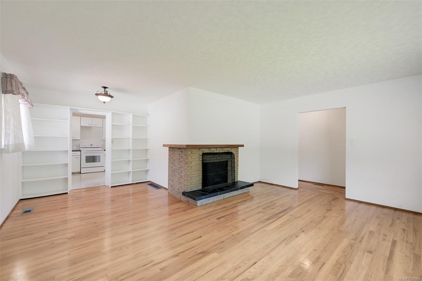 2765 Fernwood Rd