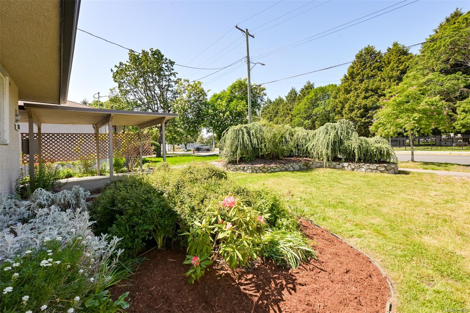 2765 Fernwood Rd