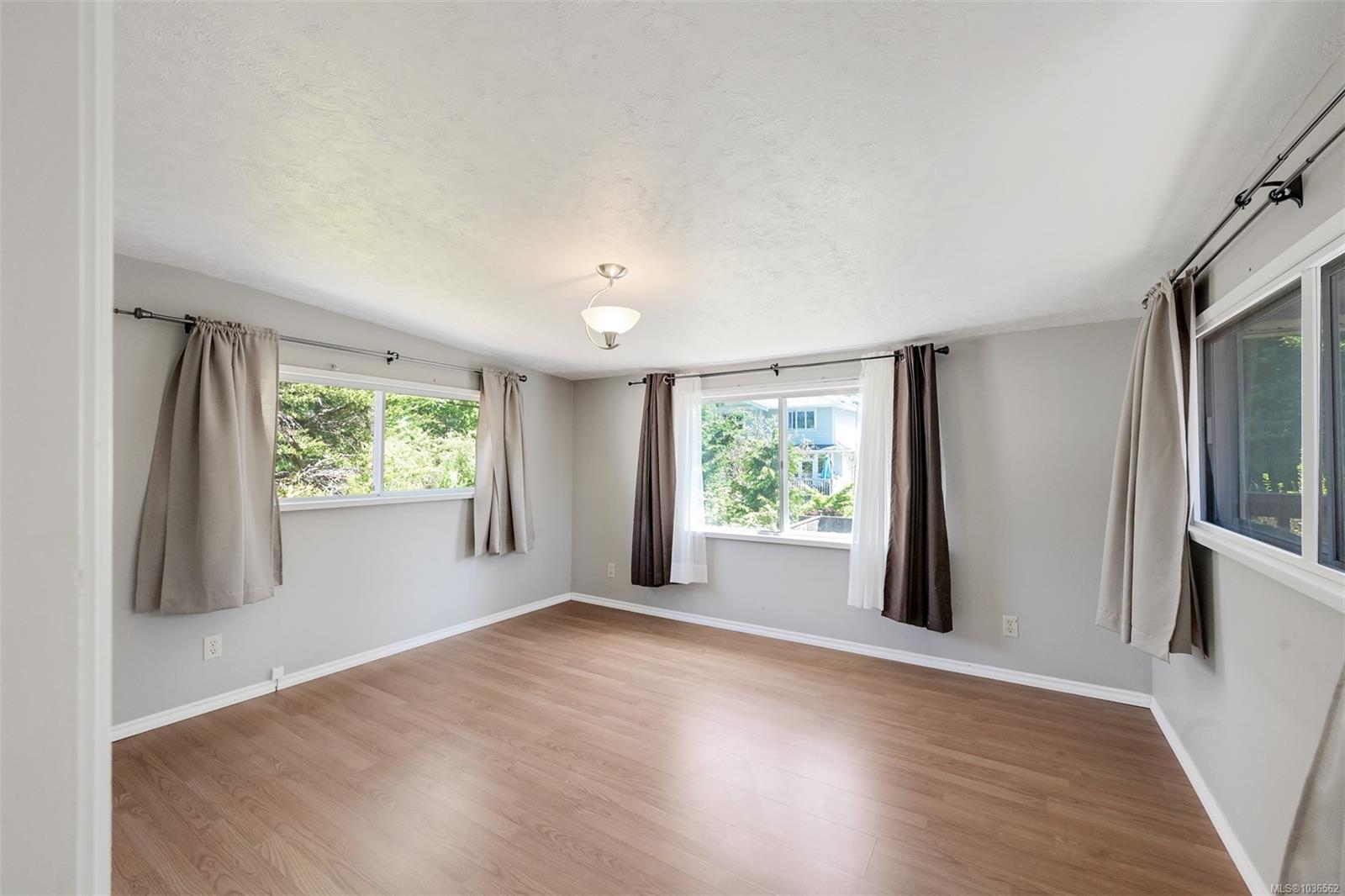 2765 Fernwood Rd