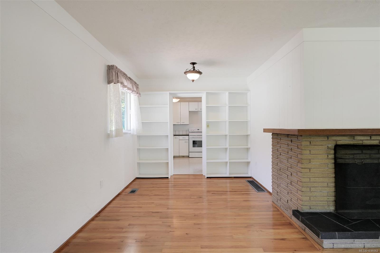 2765 Fernwood Rd