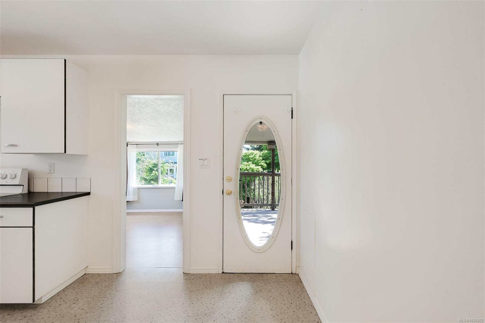 2765 Fernwood Rd