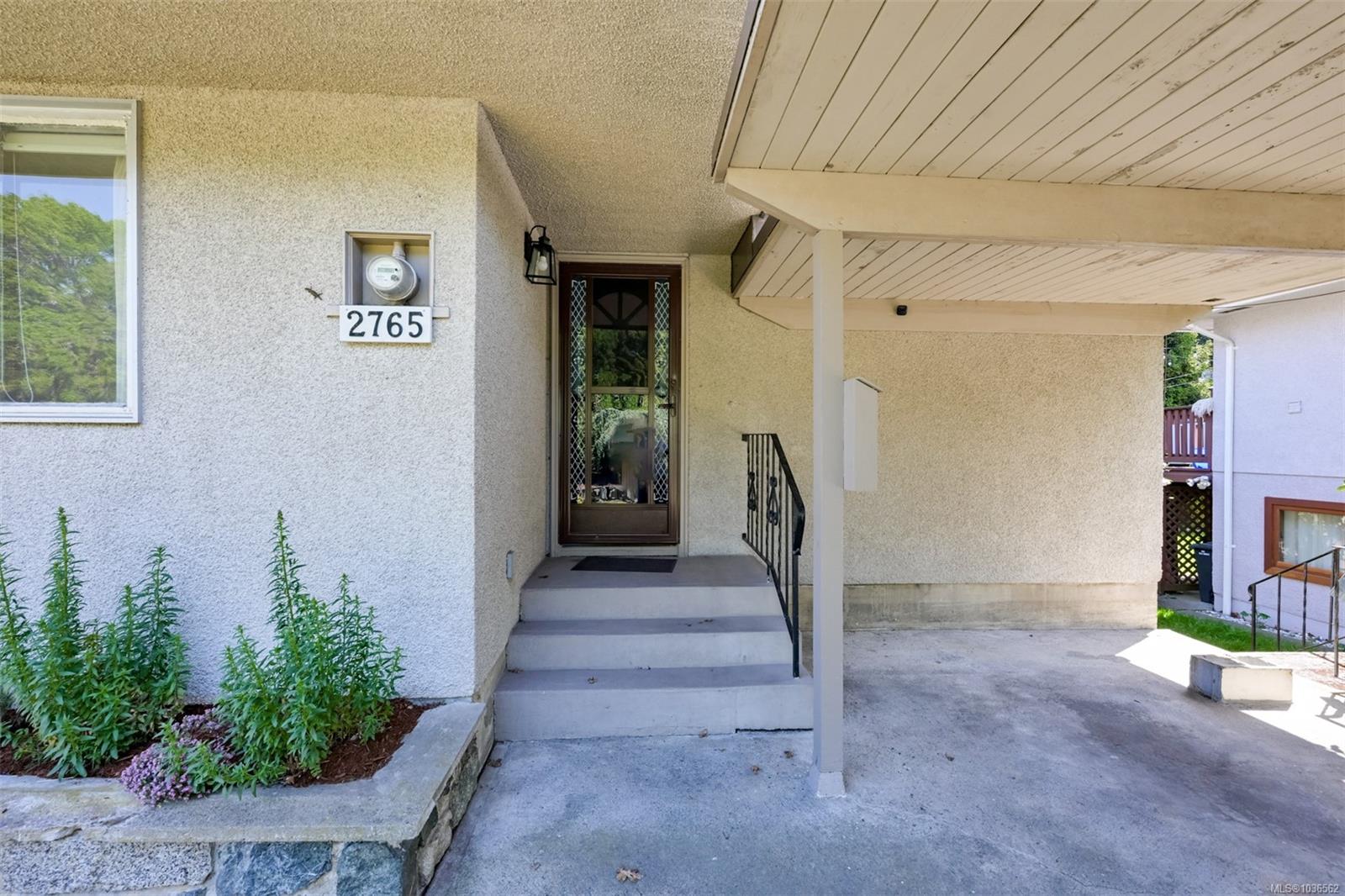 2765 Fernwood Rd