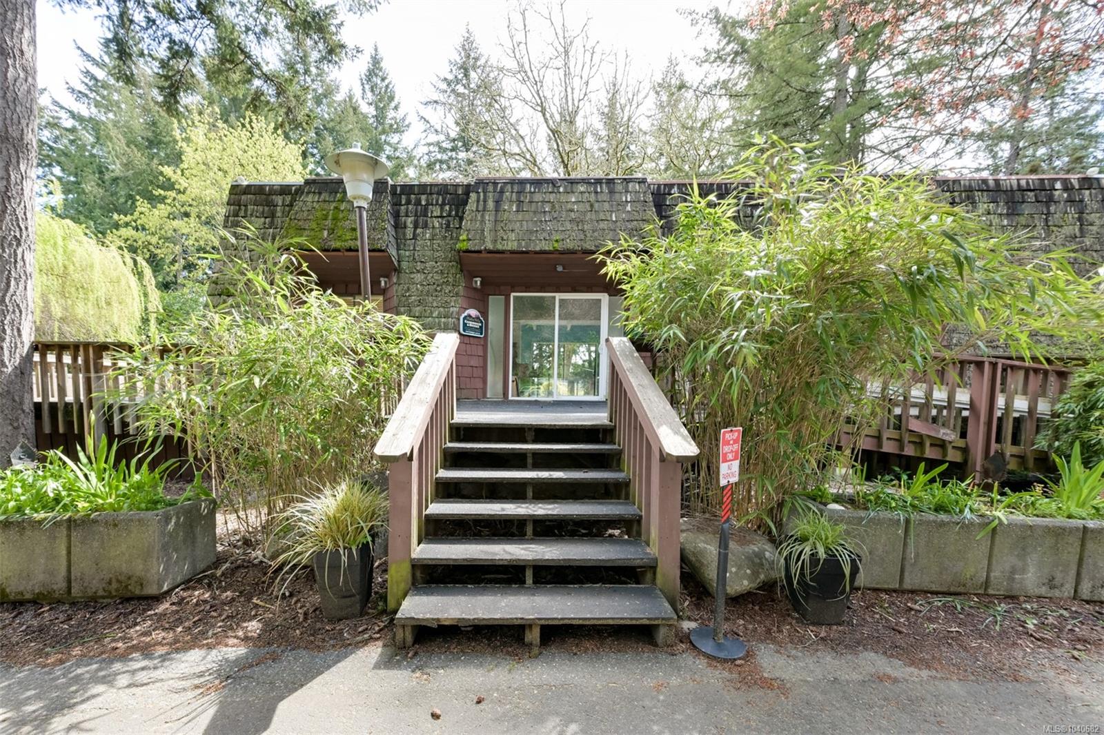 2500 Florence Lake Rd #17