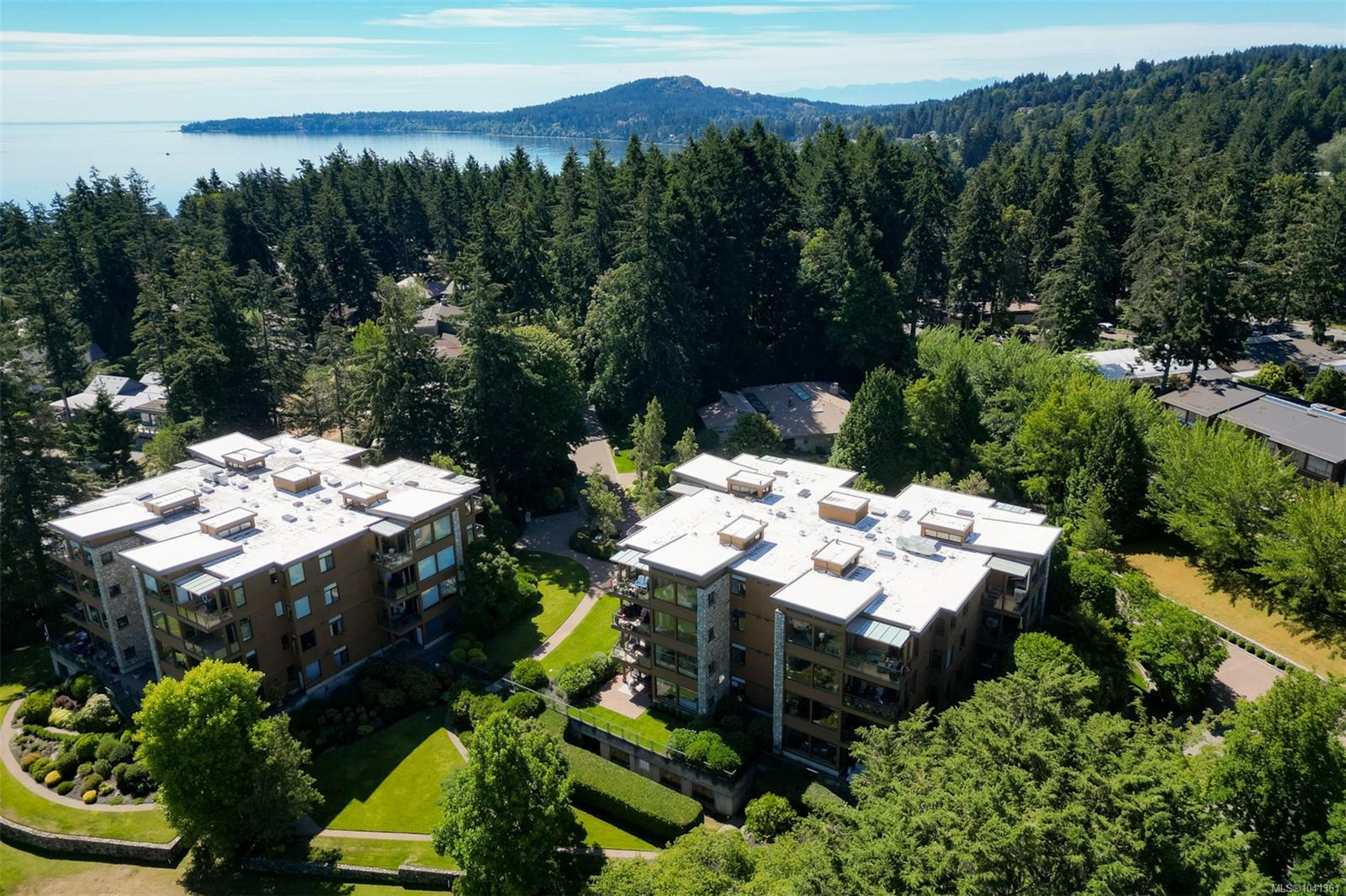 5329 Cordova Bay Rd #408