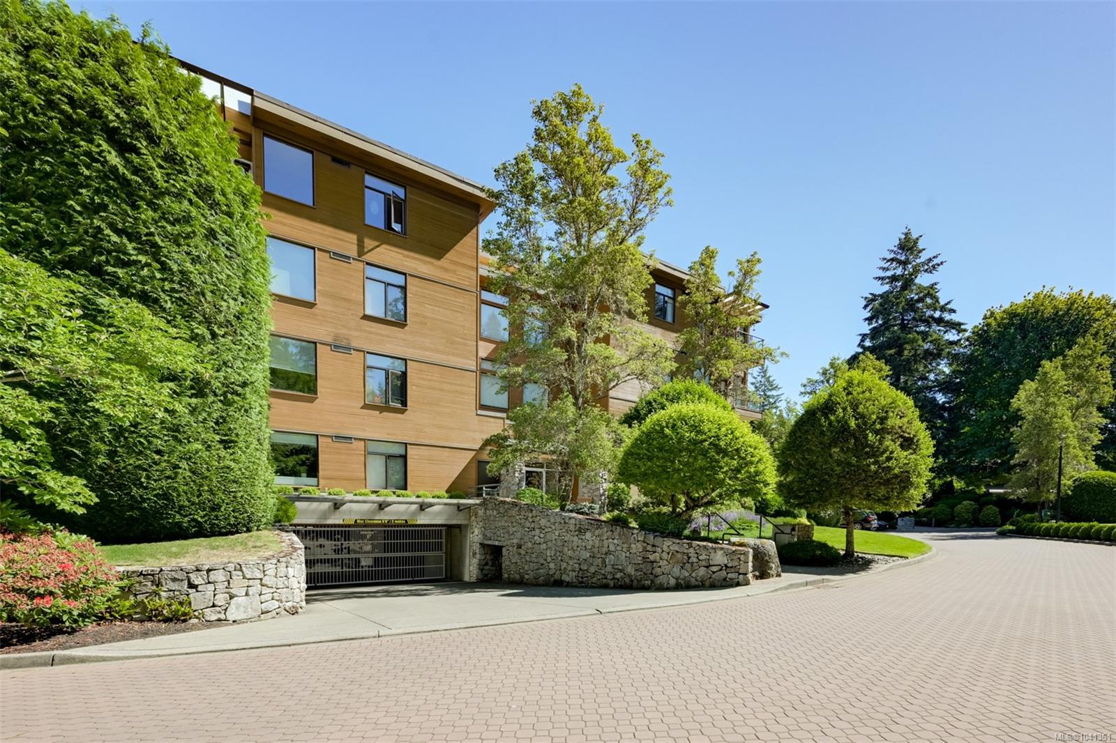 5329 Cordova Bay Rd #408