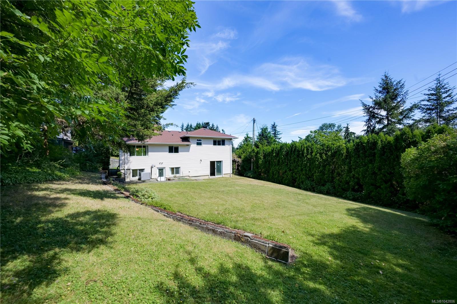 3341 Rolston Cres