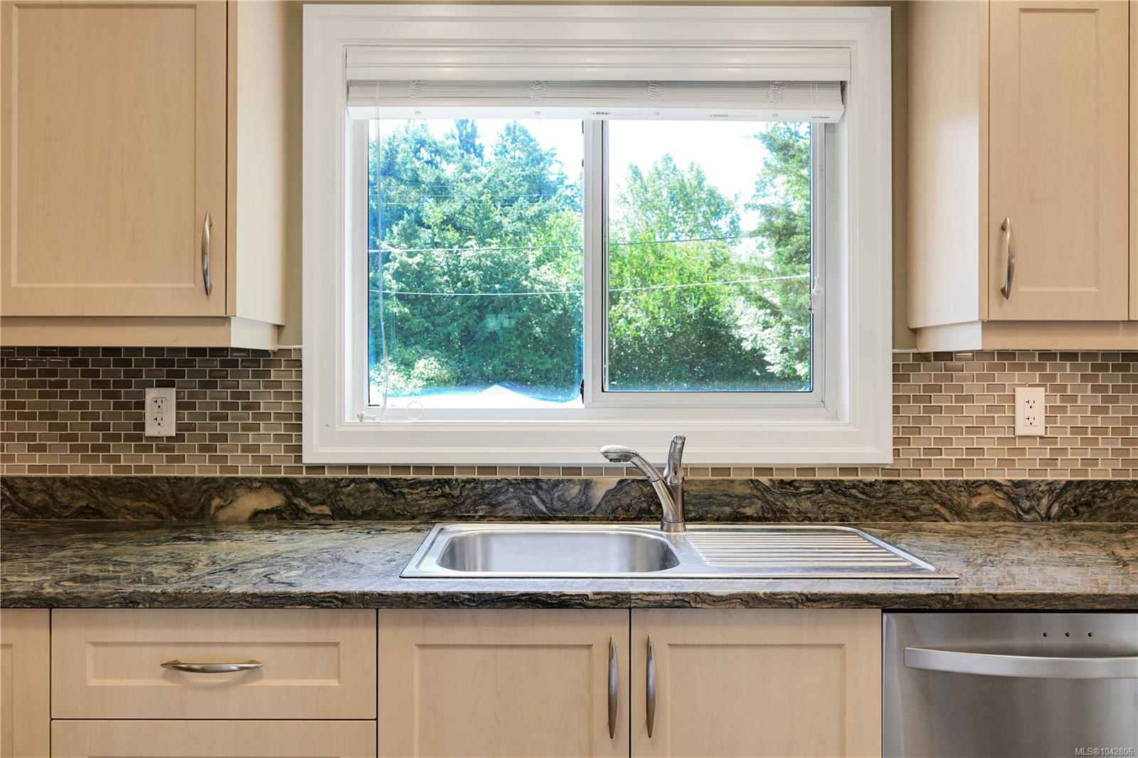 3341 Rolston Cres