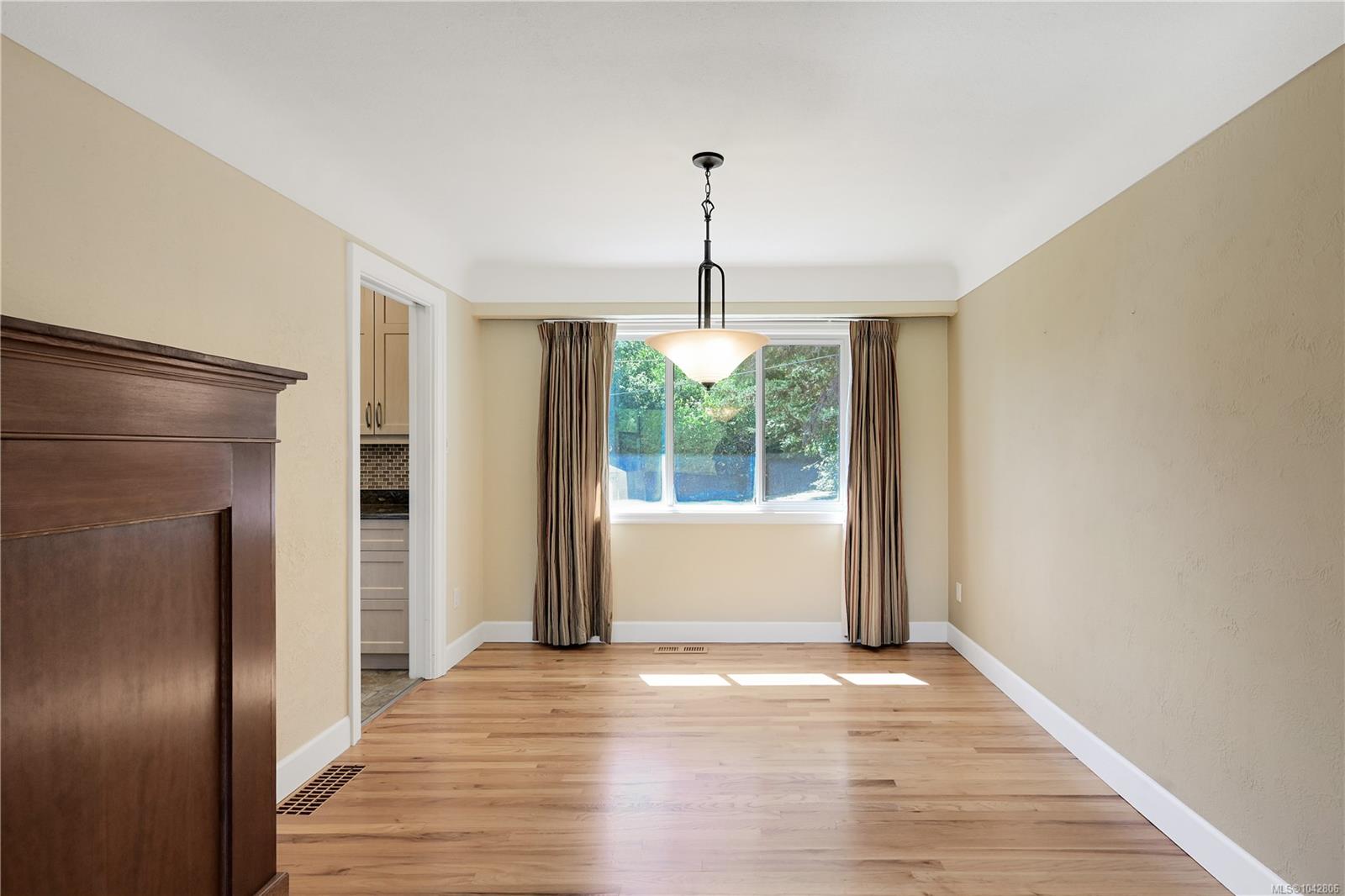 3341 Rolston Cres