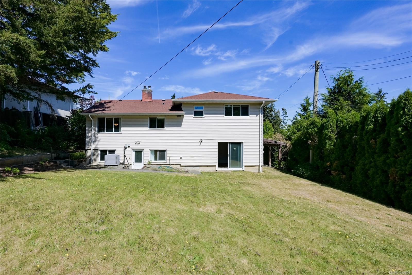 3341 Rolston Cres
