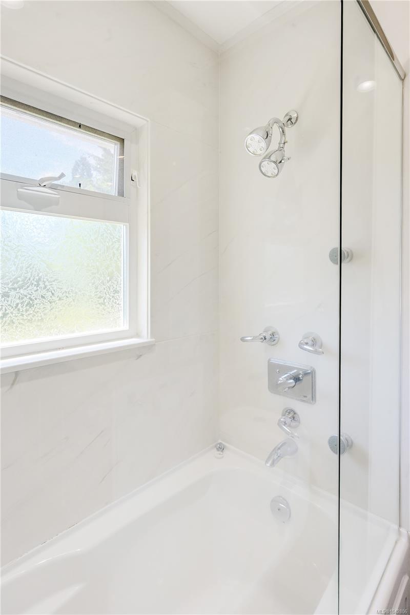 3341 Rolston Cres