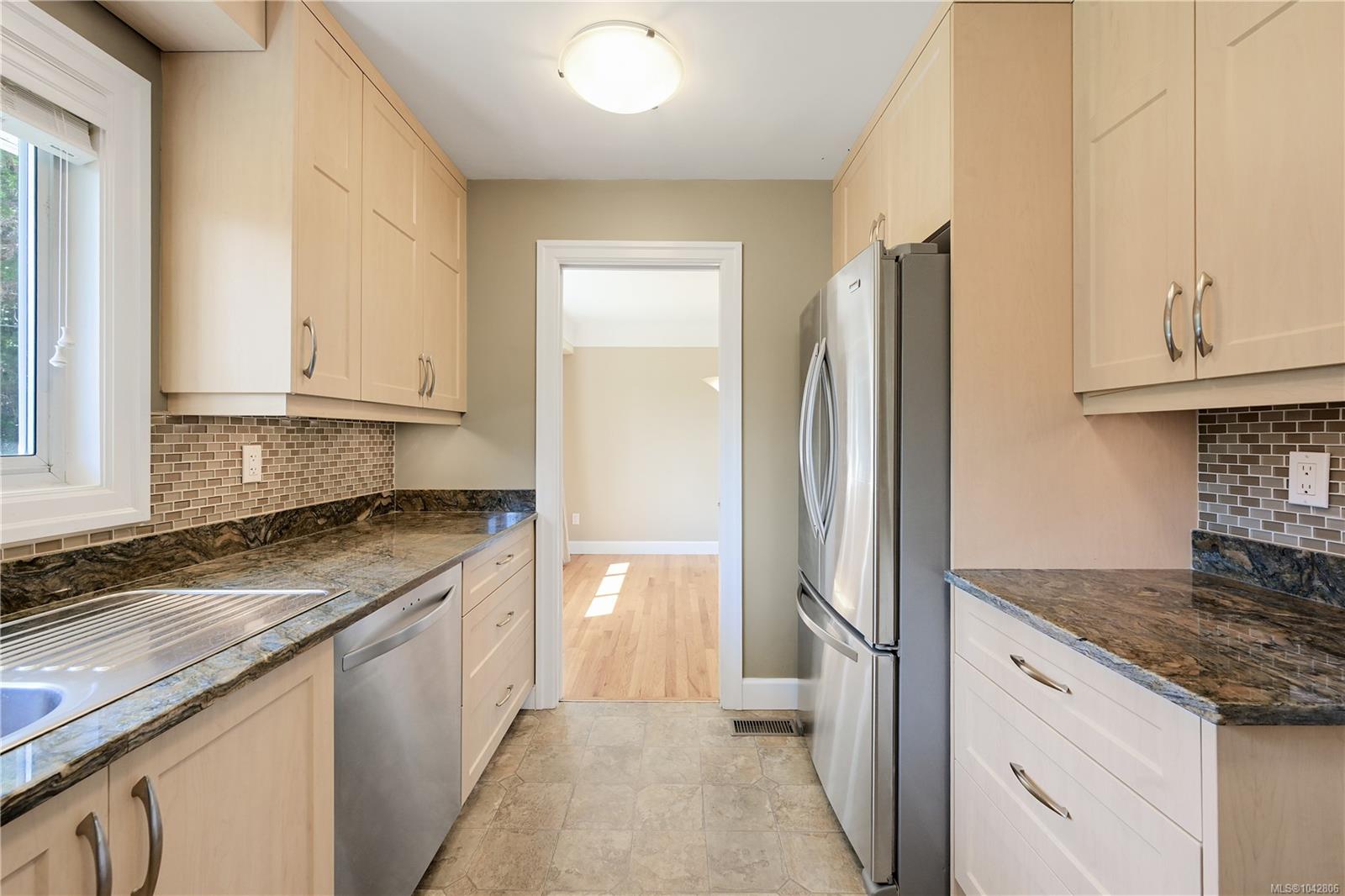 3341 Rolston Cres