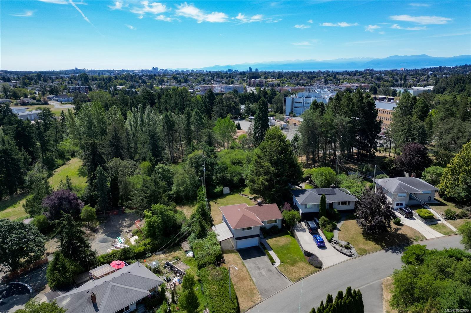 3341 Rolston Cres