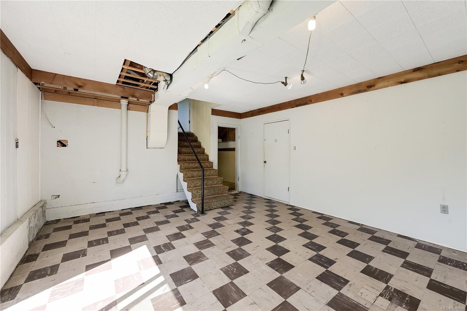 3341 Rolston Cres
