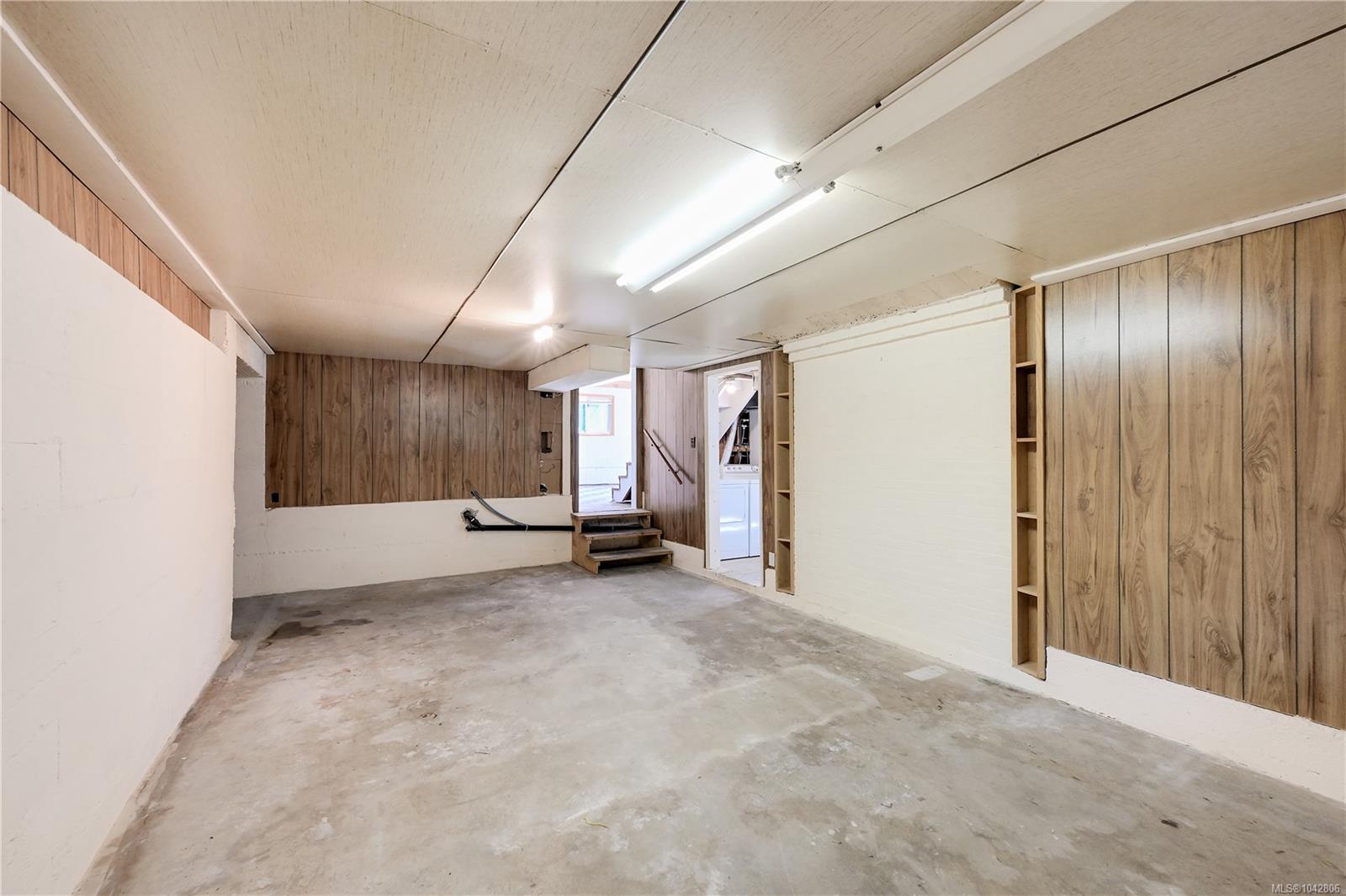 3341 Rolston Cres