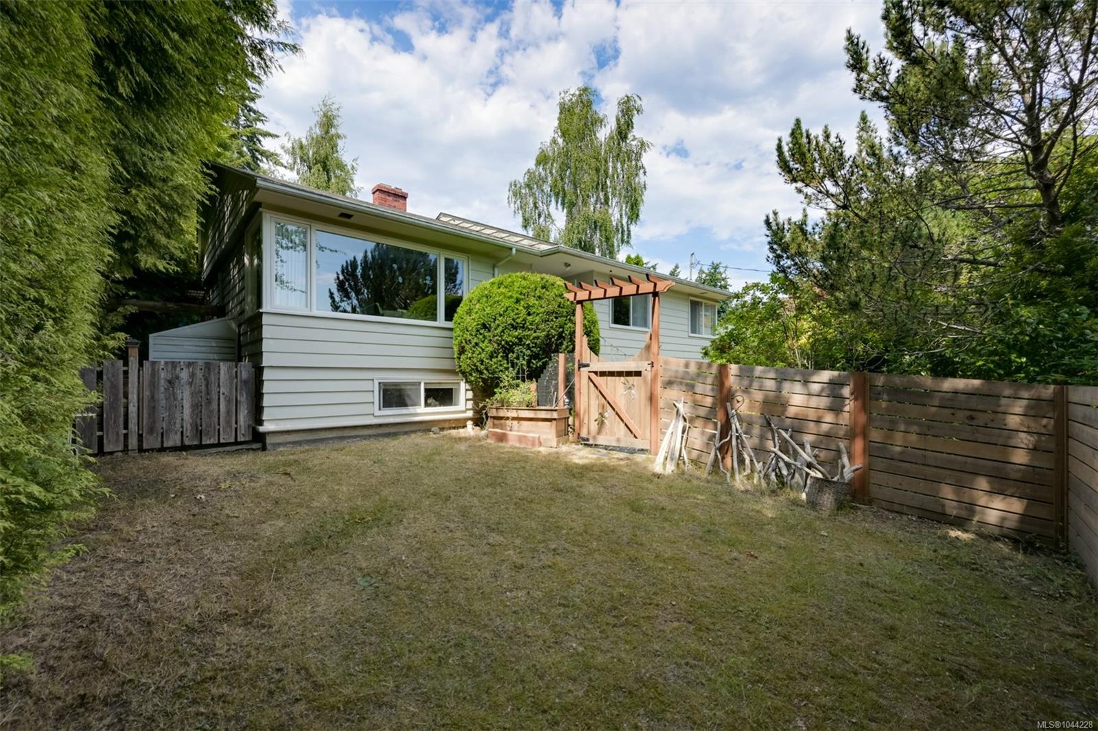 3832 Pitcombe Pl