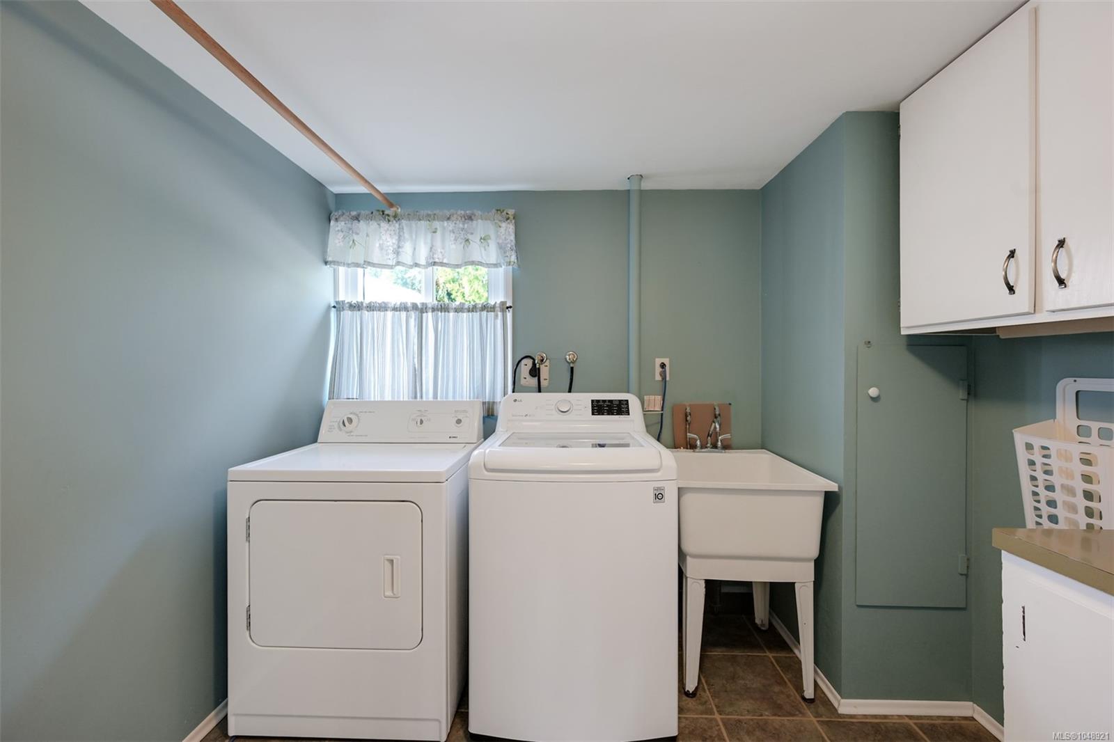4218 Thornhill Cres