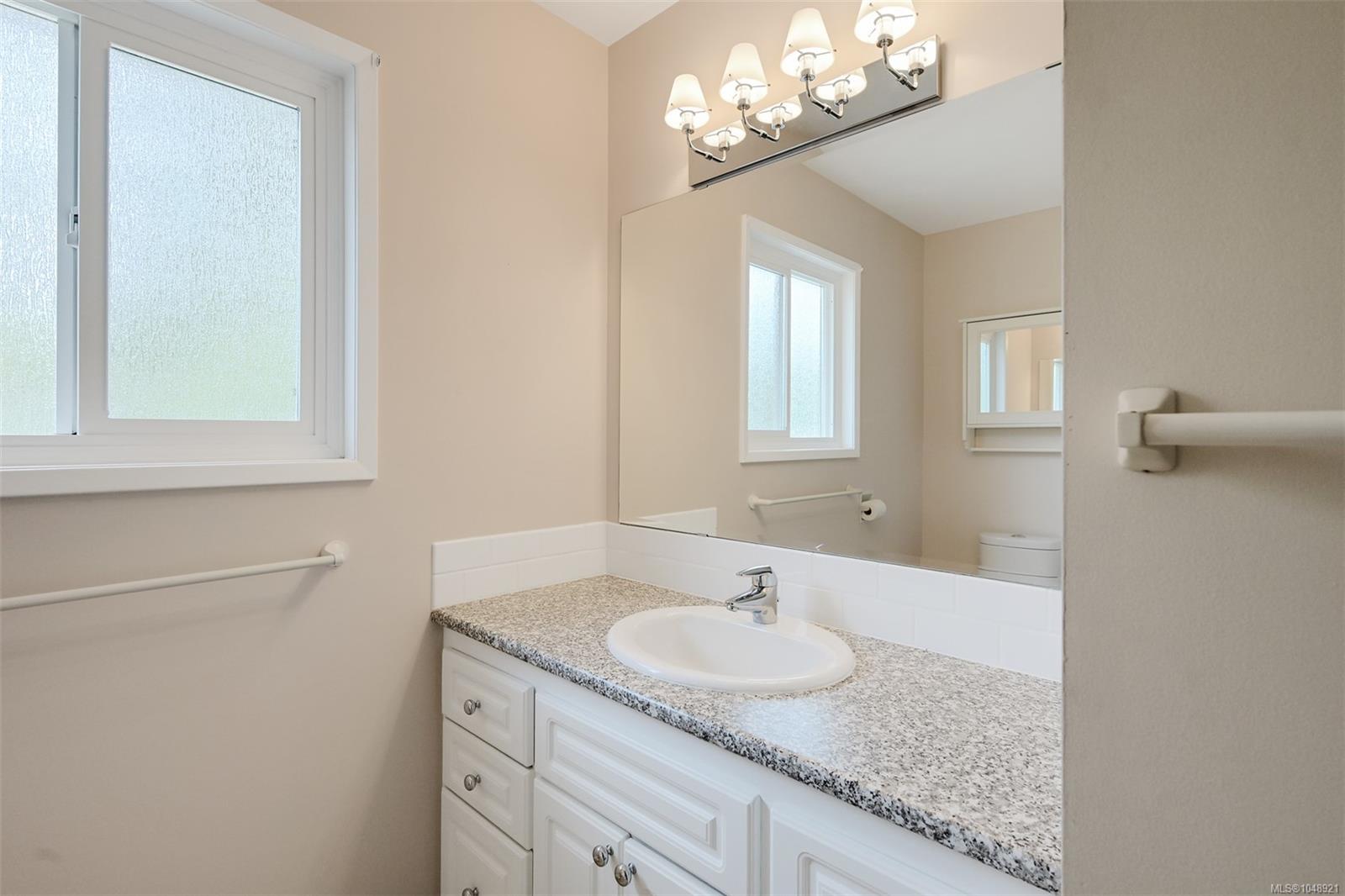 4218 Thornhill Cres