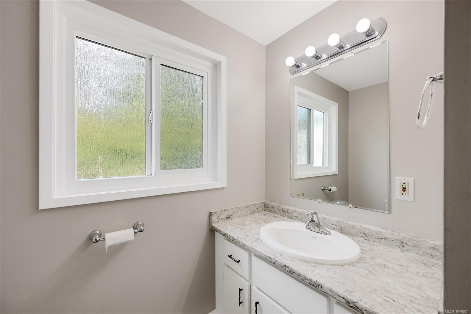 4218 Thornhill Cres
